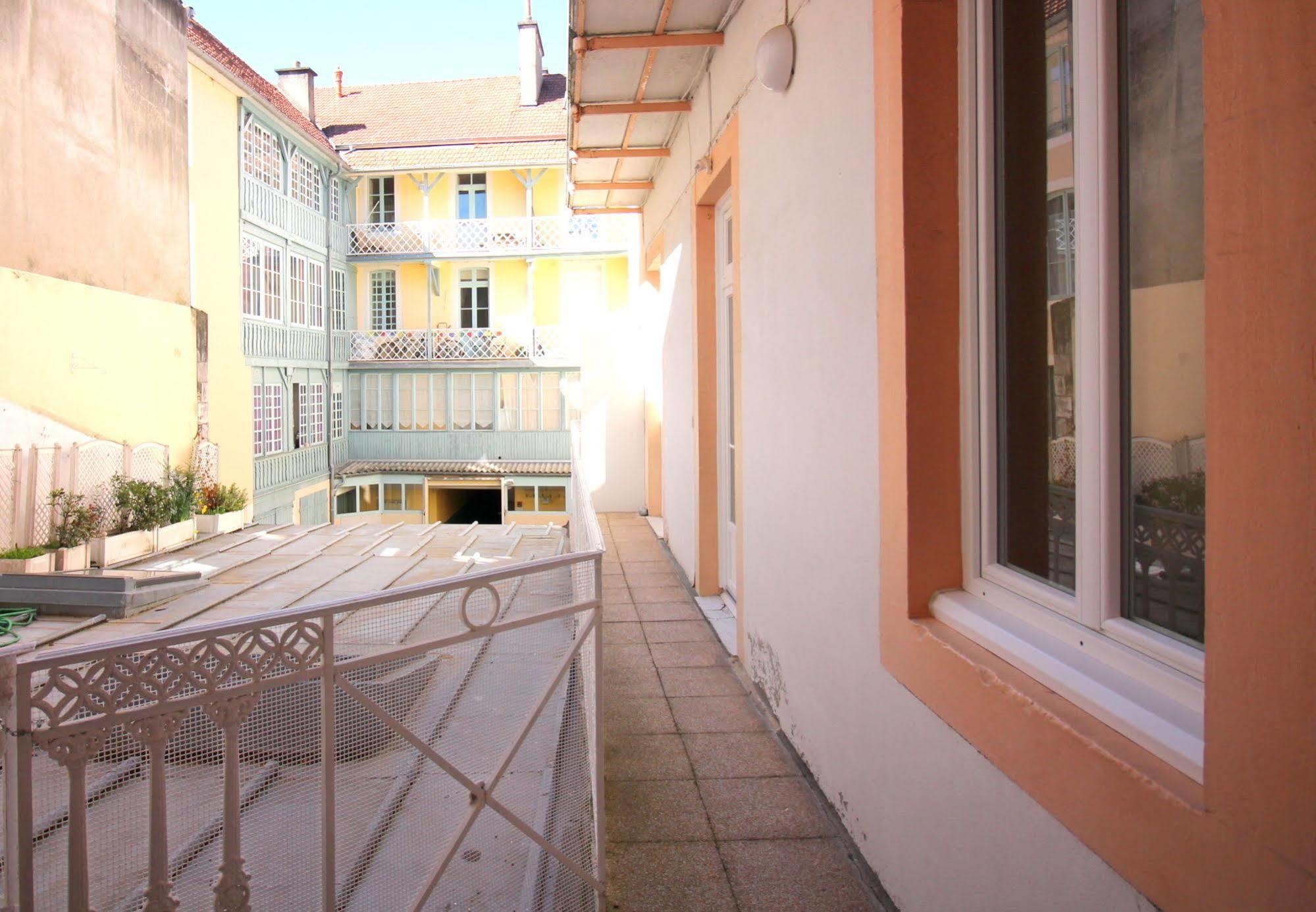 Adour Hotel 2*