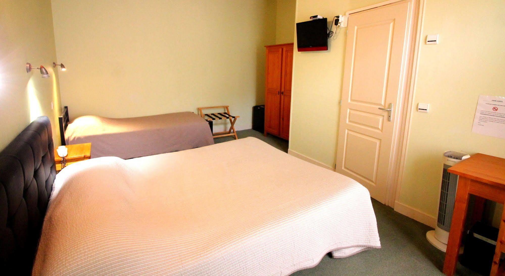 Adour Hotel 2*